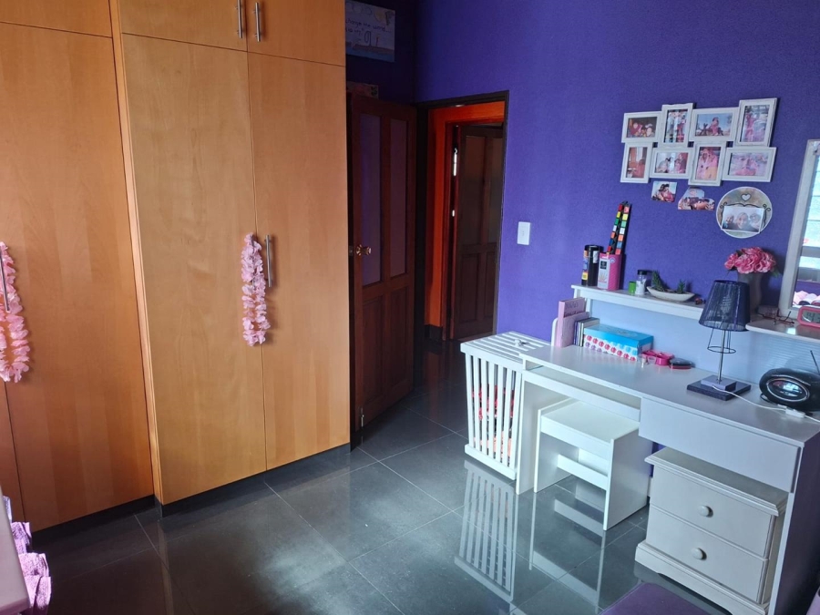 5 Bedroom Property for Sale in Protea Heights Western Cape